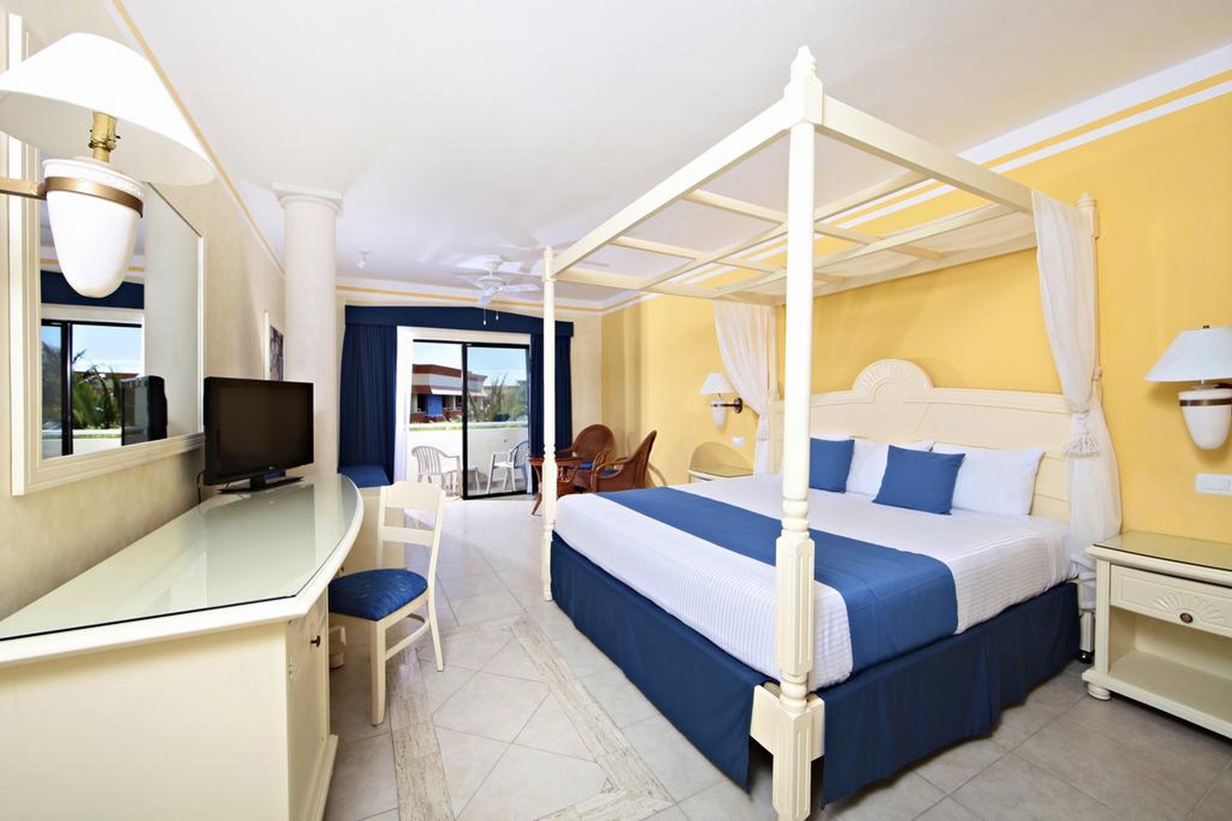 Hotel Bahia Principe Grand Tulum Riviera Maya Esterno foto A room at Iberostar Grand Hotel Bávaro