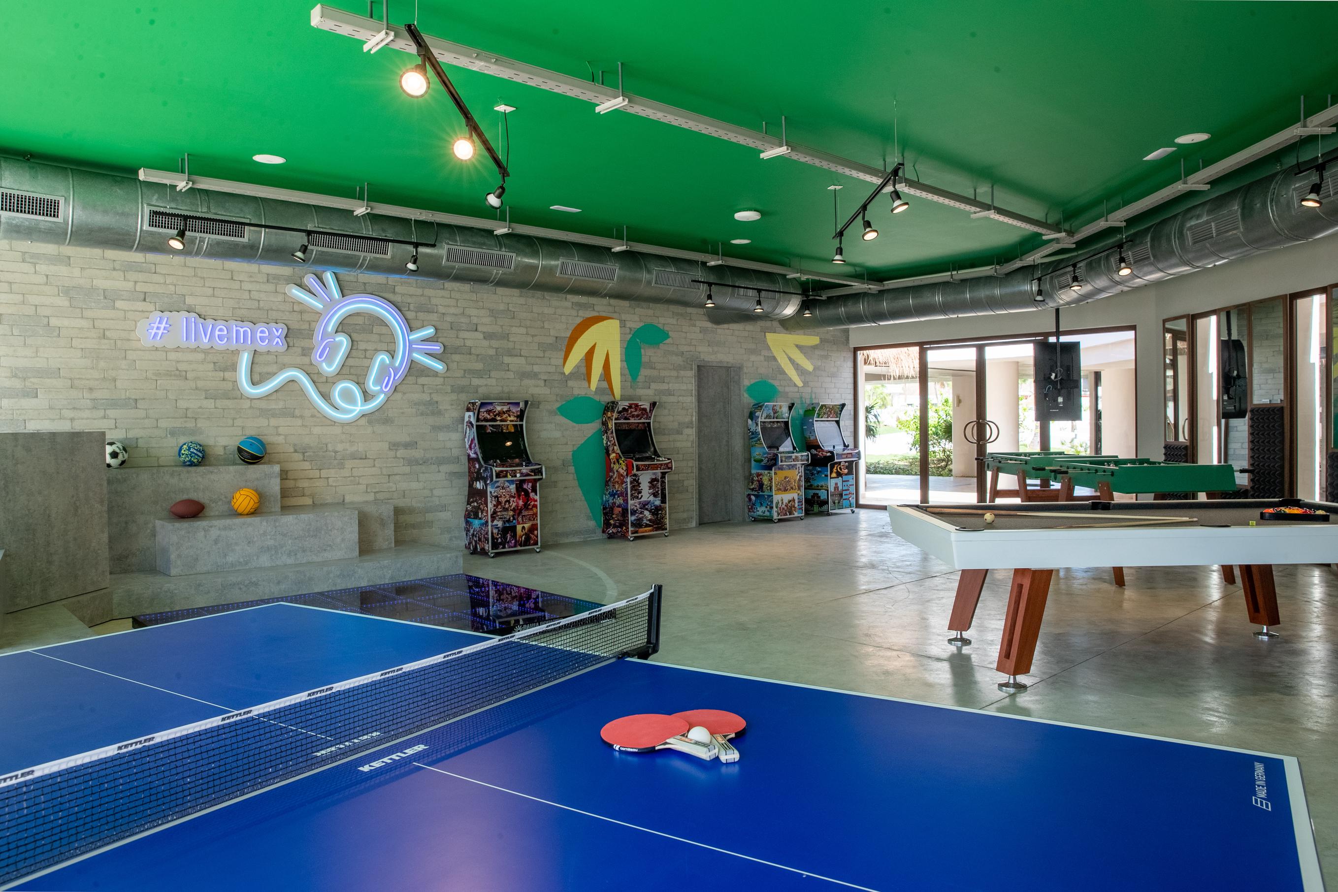 Hotel Bahia Principe Grand Tulum Riviera Maya Esterno foto The game room at the headquarters of the company