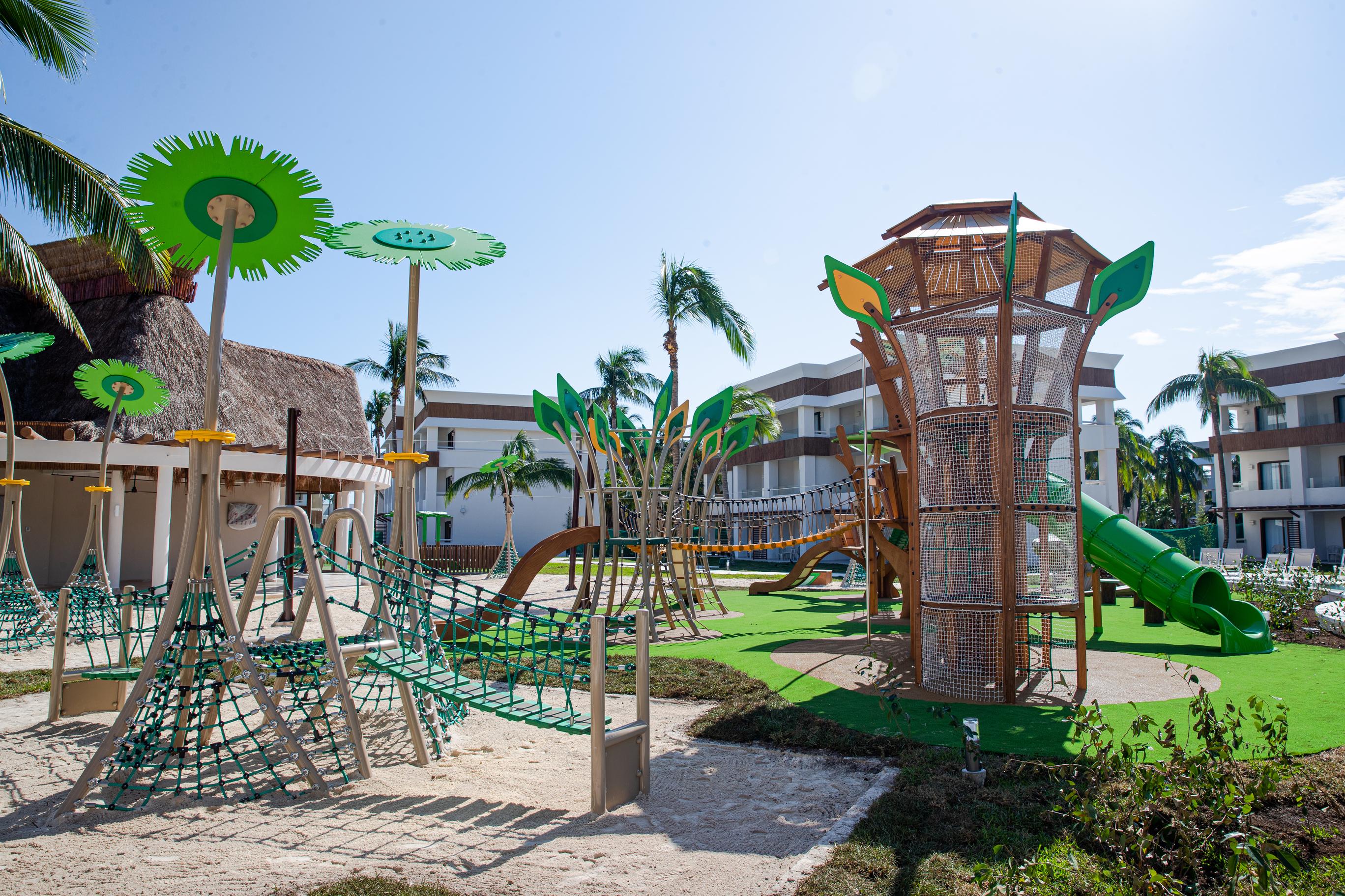 Hotel Bahia Principe Grand Tulum Riviera Maya Esterno foto Playground at the Grand Palladium Hotel, Cancun, Mexico